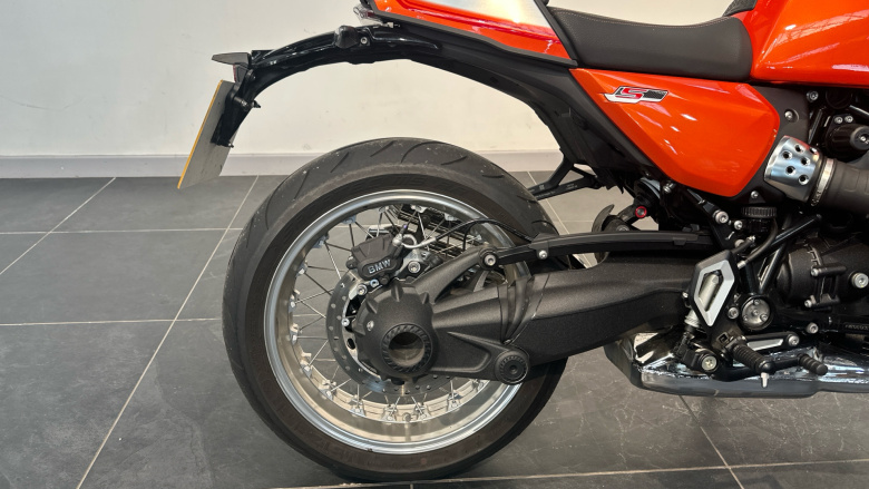 BMW R12 (24MY)